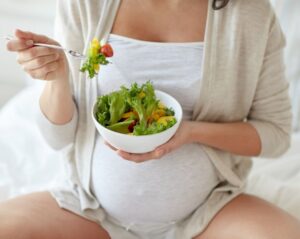 L'alimentation pendant une grossesse joue-t-elle un rôle sur le risque de fausse couche ?